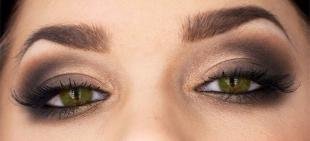 Вечерний макияж для серо-зеленых глаз, макияж для зеленых глаз в серо-коричневых тонах
